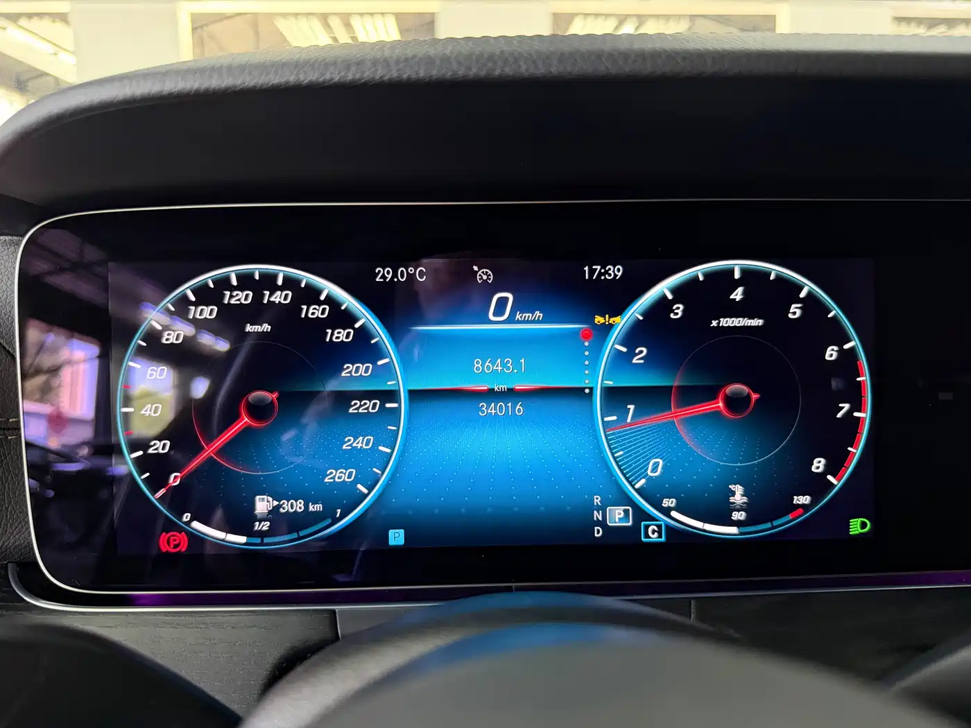 Mercedes-Benz E-Class 2023 E 300 L Sport Fashion фото 18