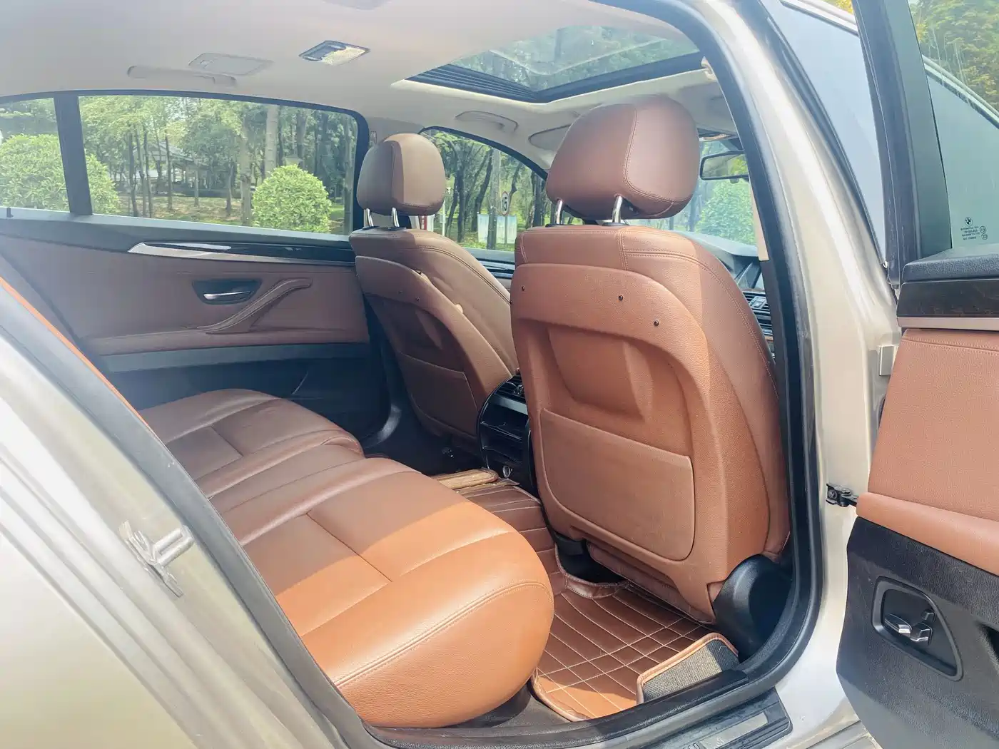 BMW 5 Series 2014 525Li Leading фото 15