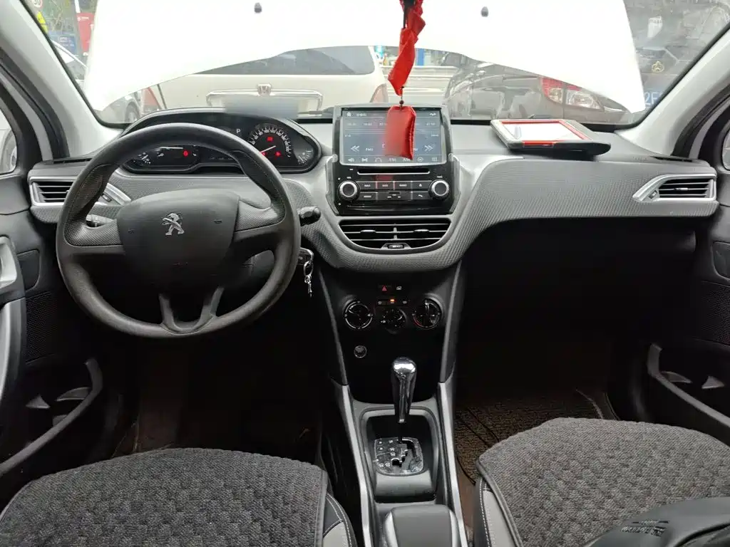 Peugeot 2008 2014 2014 1.6L Automatic Trend Edition