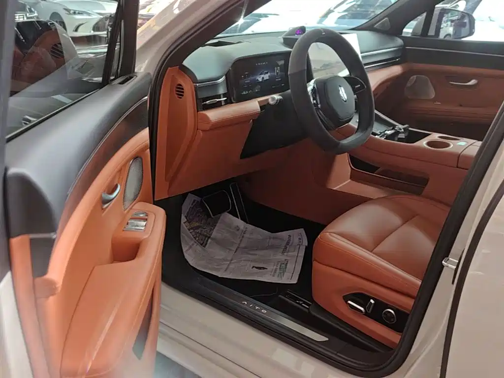 AITO Wenjie AITO M5 2025 Extended Range Ultra AWD фото 16