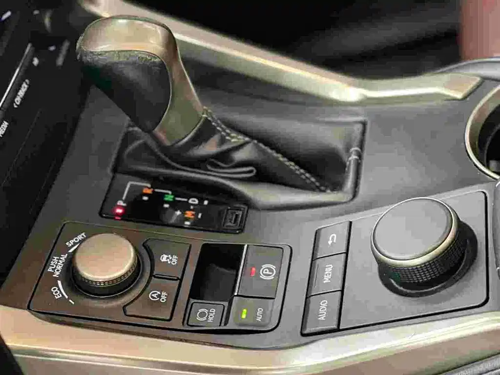 Фото 7 - Lexus NX