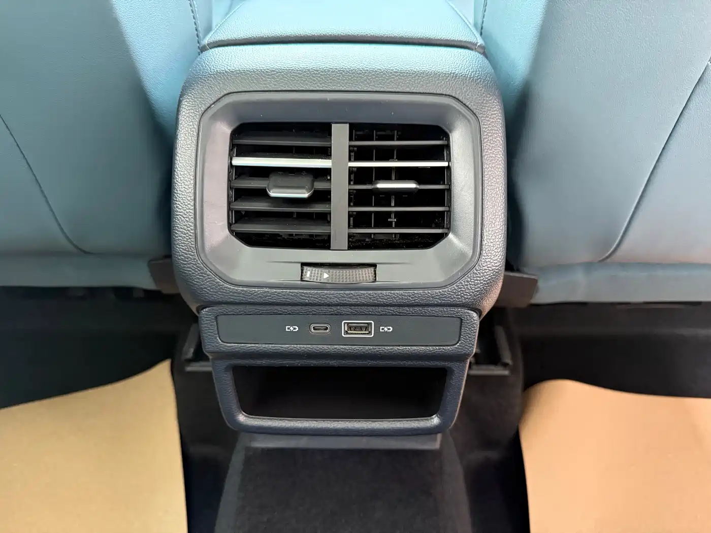 Volkswagen Tharu 2024 300TSI 2WD Full Moon Edition фото 13