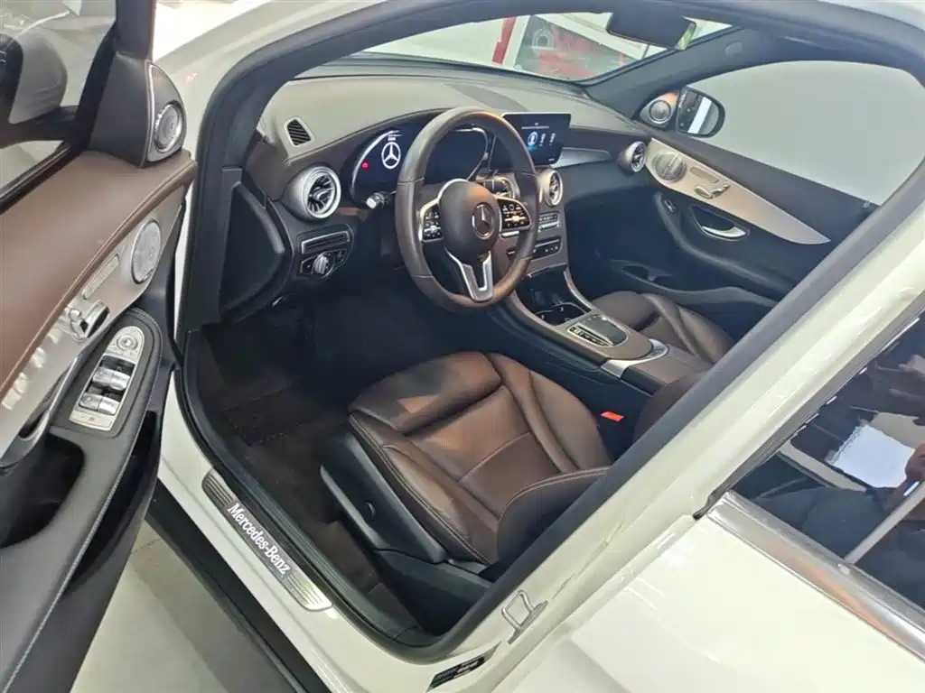 Mercedes-Benz GLC 2021 GLC 260 L 4MATIC Sporty фото 23