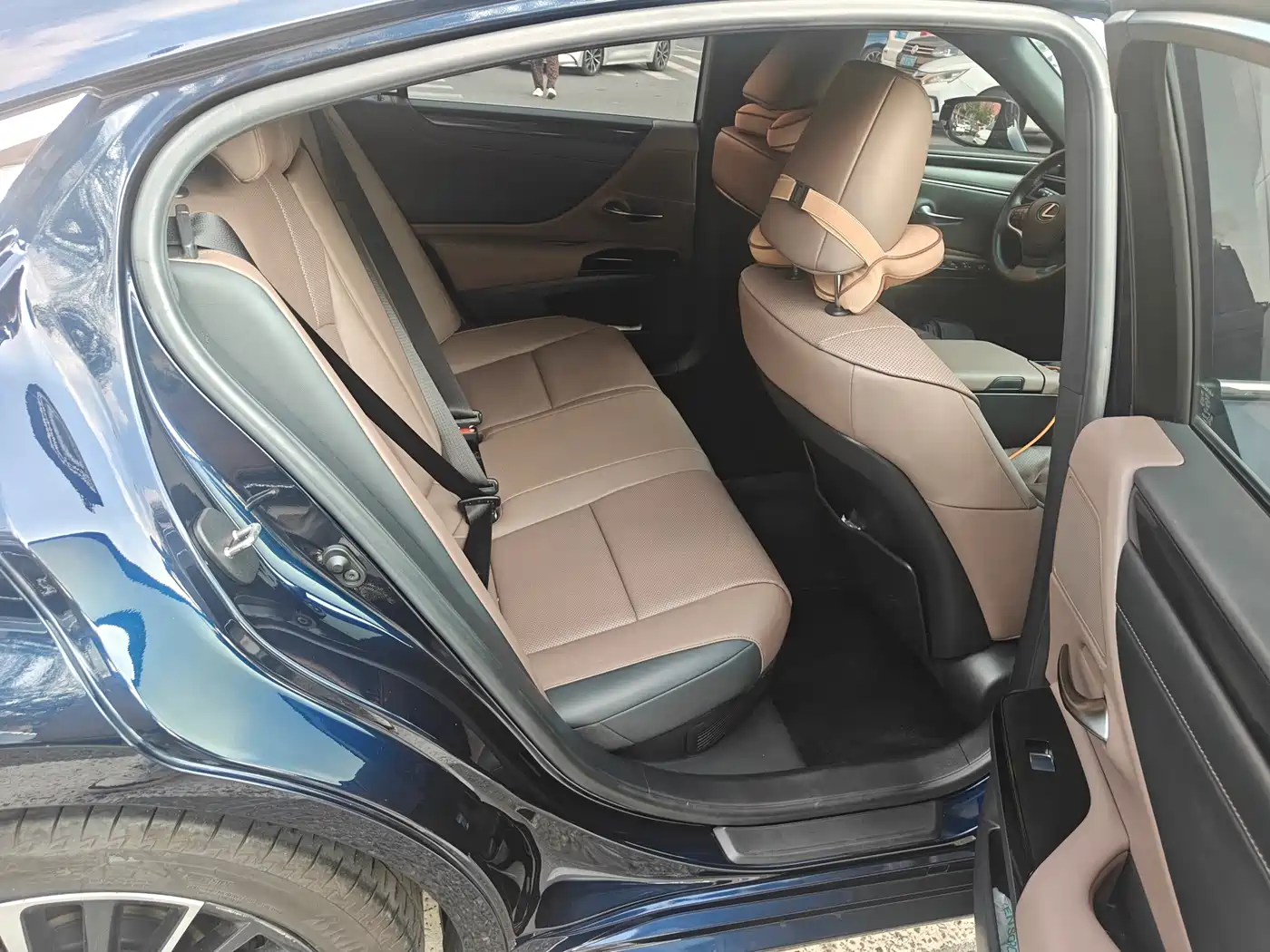 Lexus ES 2022 300h Ultimate Edition фото 5