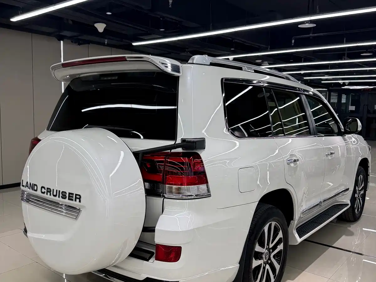 Toyota Land Cruiser (Import) 2015 2015 4.0L V6 Middle East Limited Edition