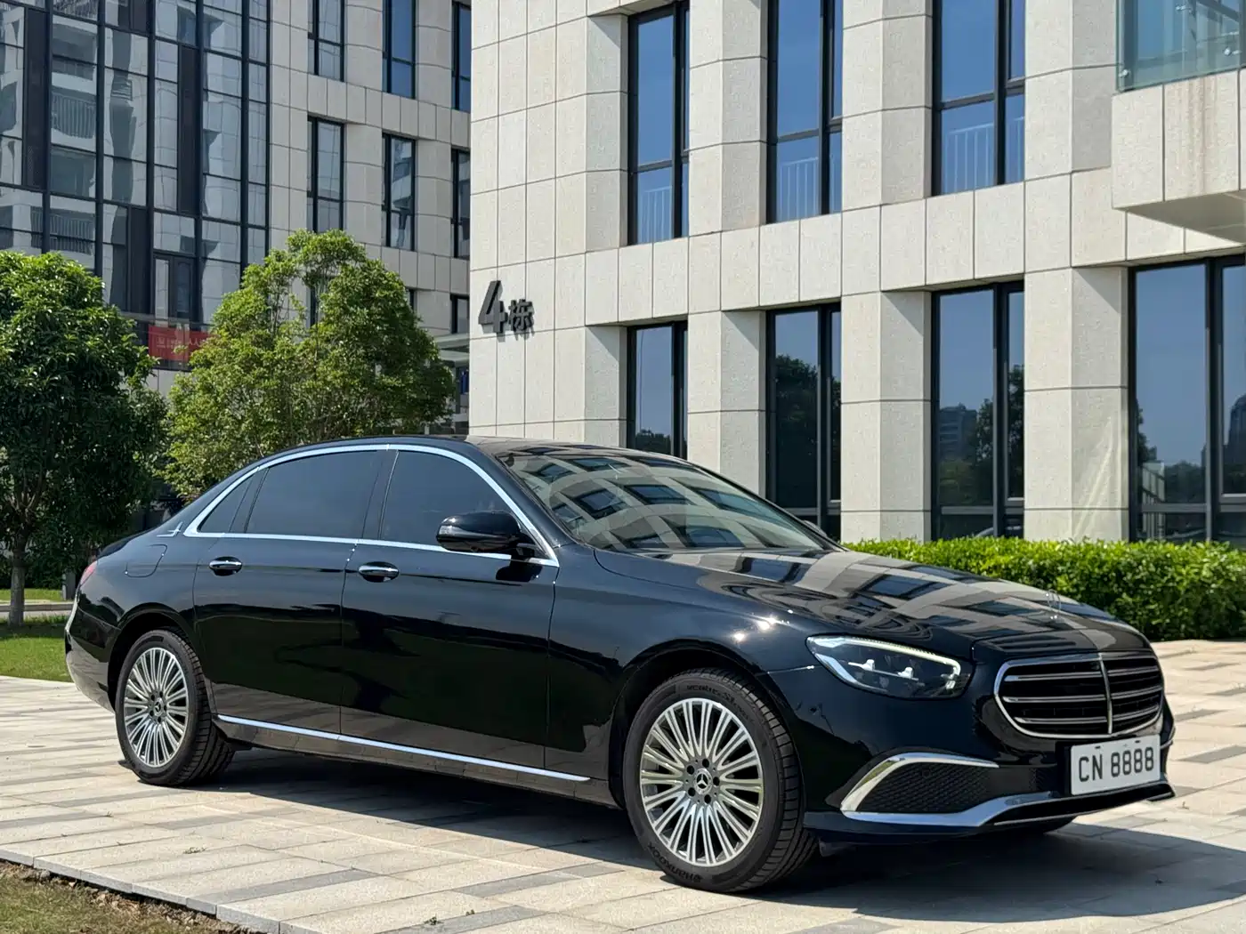 Mercedes-Benz E-Class 2021 E 300 L Fashion фото 4
