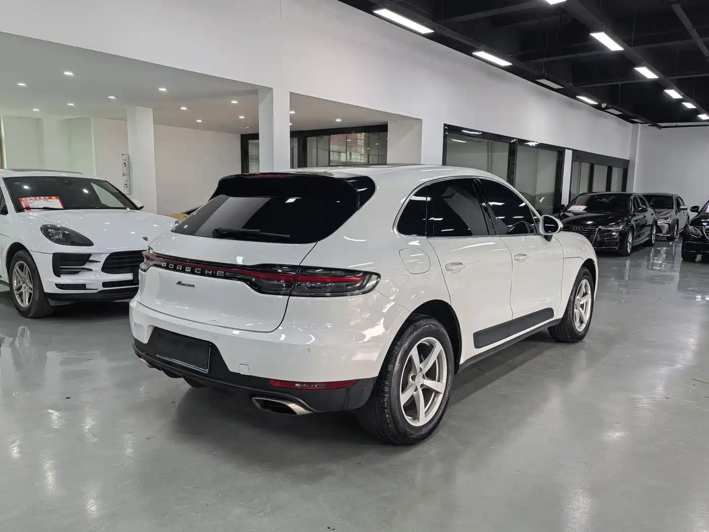 Porsche Macan 2018 Macan 2.0T фото 5