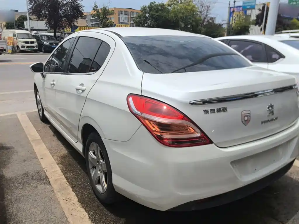 Peugeot 308 2014 2014 Model Joy Edition Classic 1.6L Automatic Superior Style