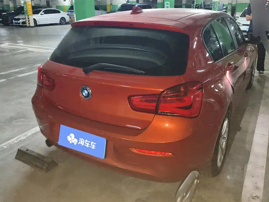 BMW 1 Series (Import) 2016 118i Leading фото 3