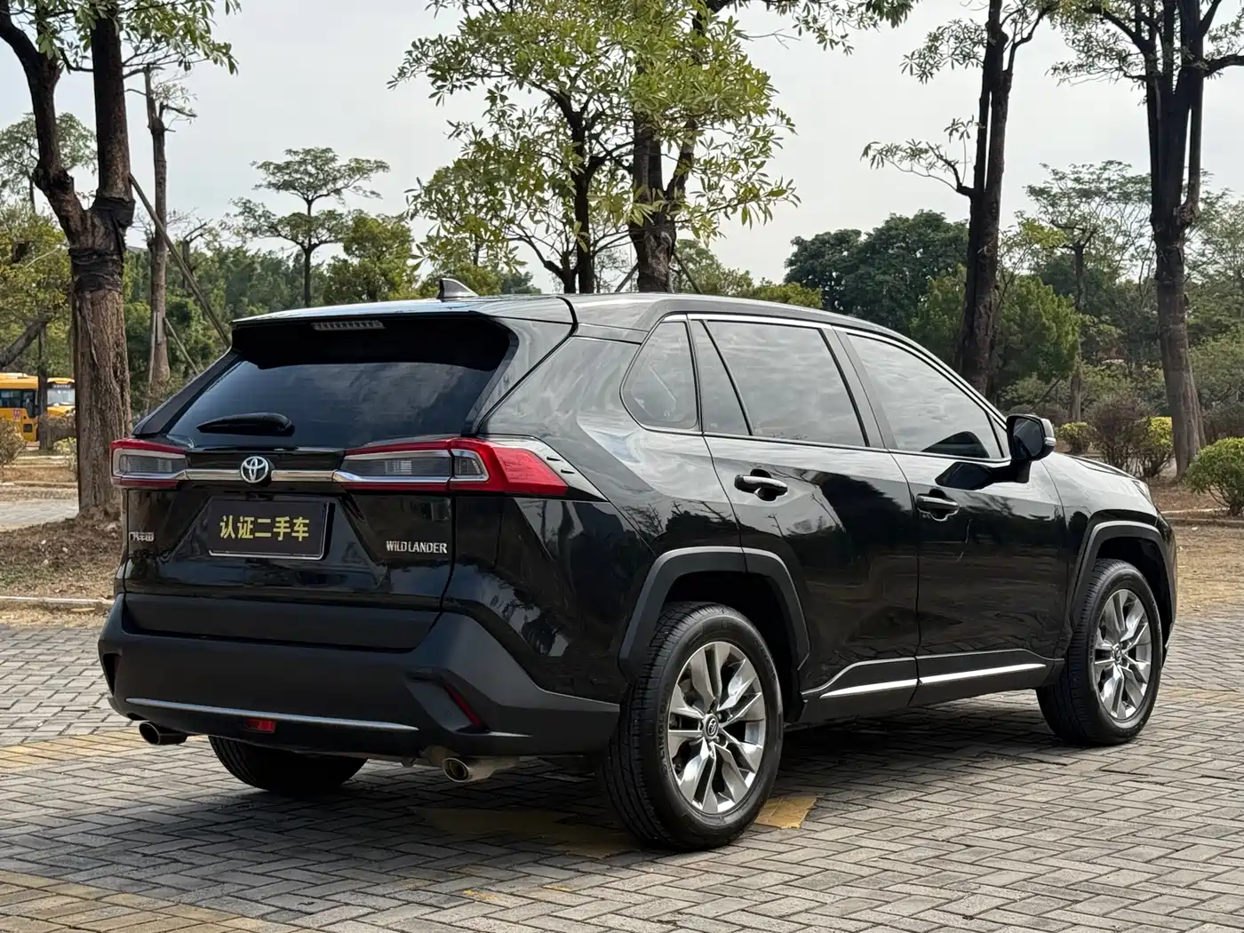 Toyota Wildlander 2022 2.0L CVT FWD Luxury PLUS Edition фото 15