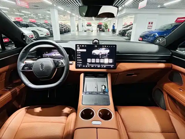 AITO Wenjie AITO M5 2025 Extended Range Ultra AWD фото 8