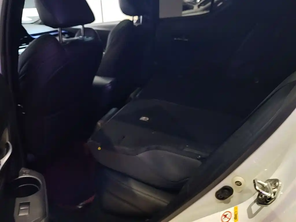 Toyota C-HR 2018 Model 2.0L Luxury Sunroof Version China V фото 17