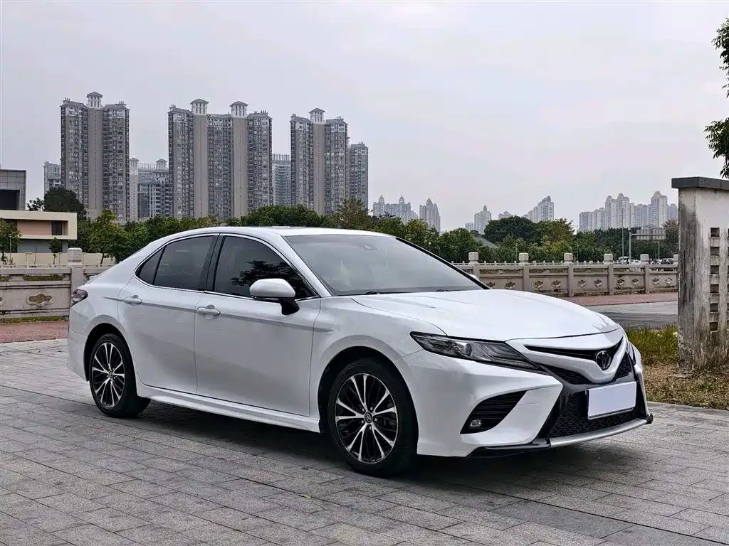 Toyota Camry 2018 2.5S Trend Edition фото 3