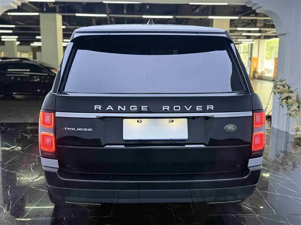 Land Rover Range Rover 2018 3.0 SC V6 Vogue Heritage Extended Edition фото 19