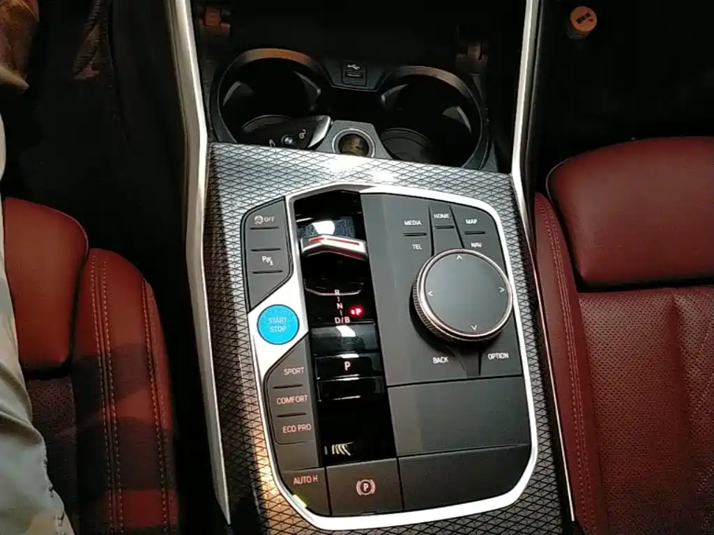 Фото 14 - BMW i3