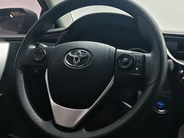 Toyota Corolla Twin Engine E+ 2020 1.8L E-CVT Comfort Edition фото 19