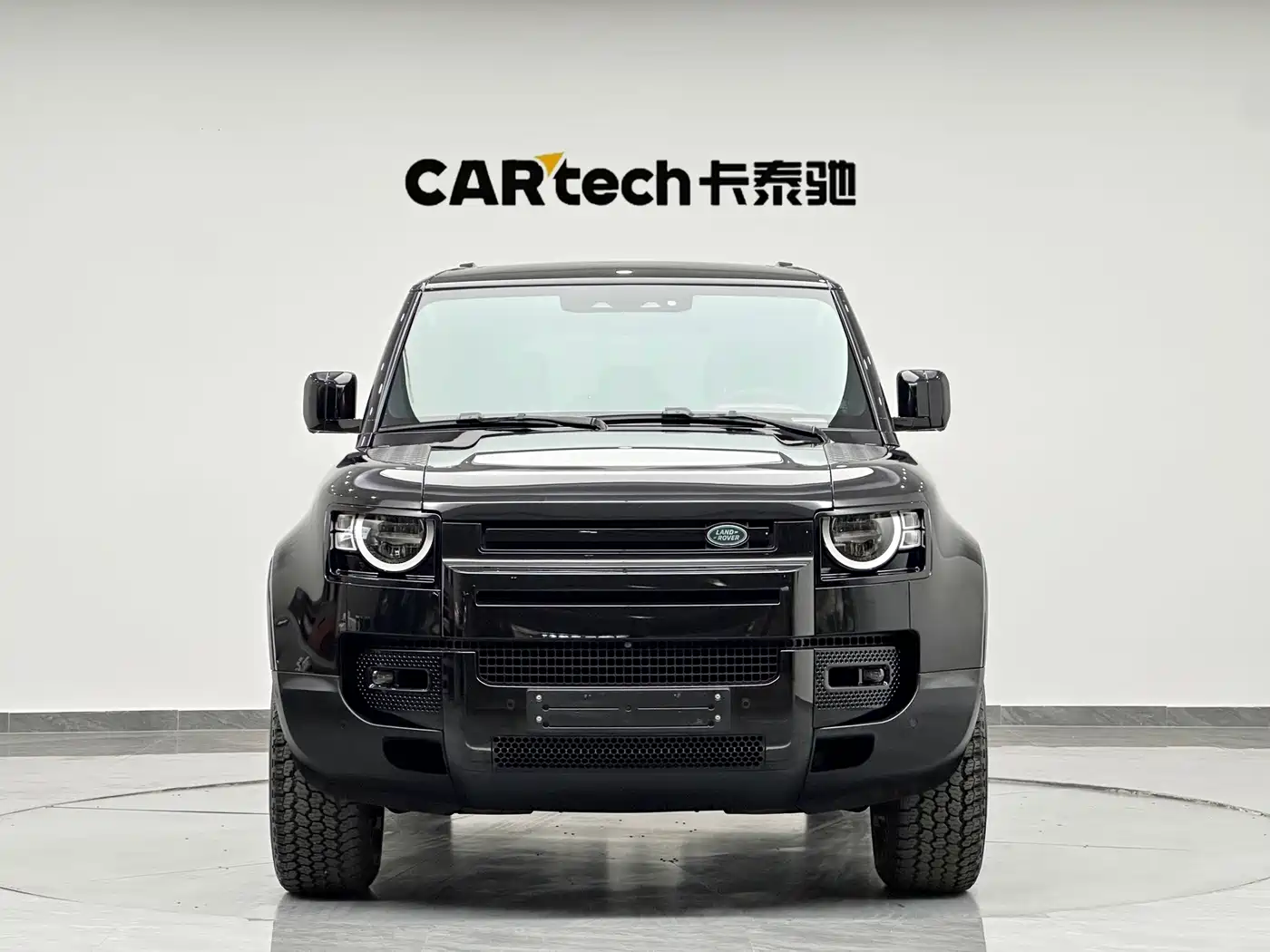 Land Rover Defender 2021 110 P400 SE фото 2