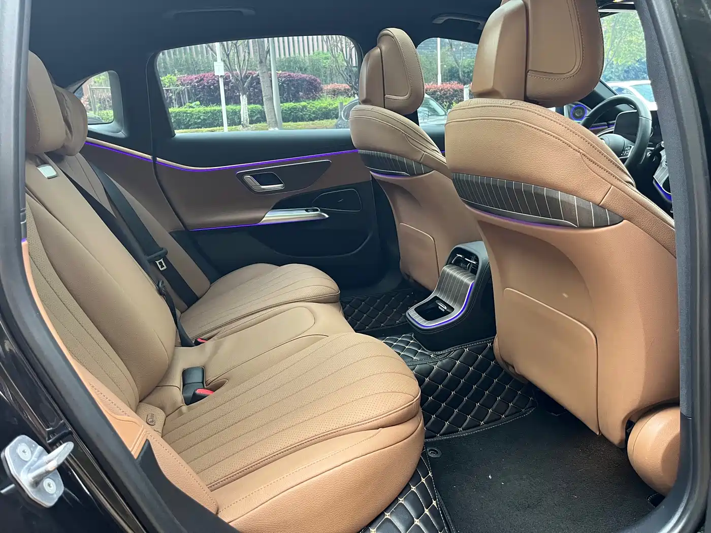 Mercedes-Benz E-Class 2024 E 300 L Fashion фото 11