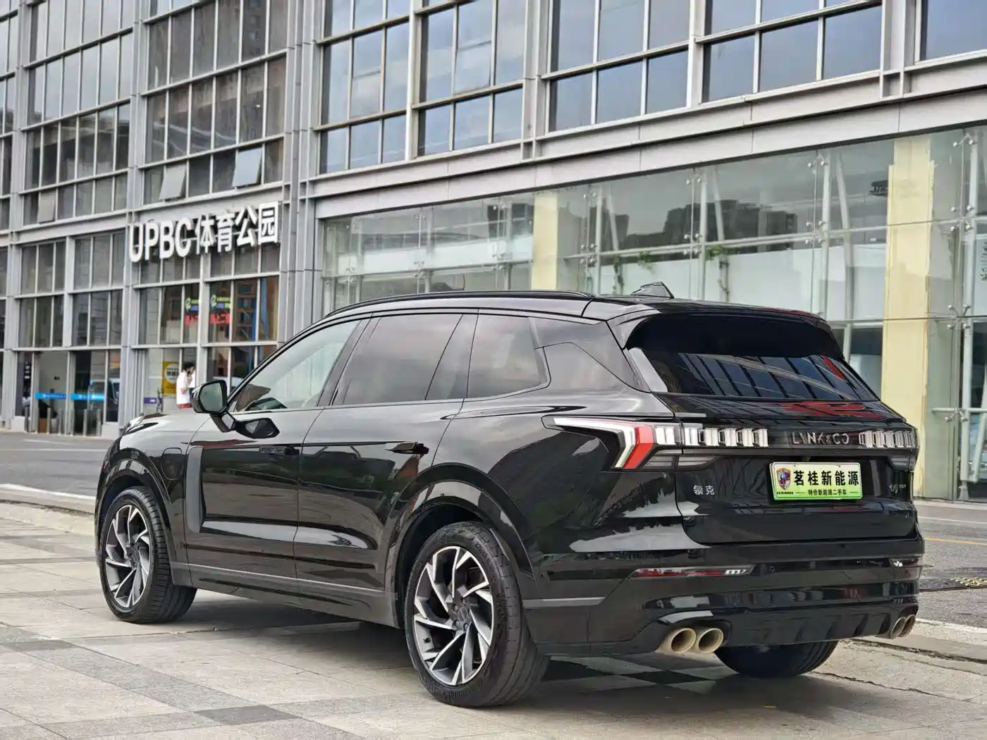Lynk & Co 09 EM-P 2021 2.0T PHEV Ultra 6-seater фото 5