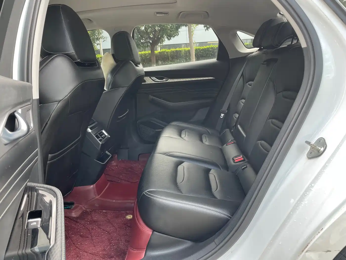 Фото 9 - Geely Preface
