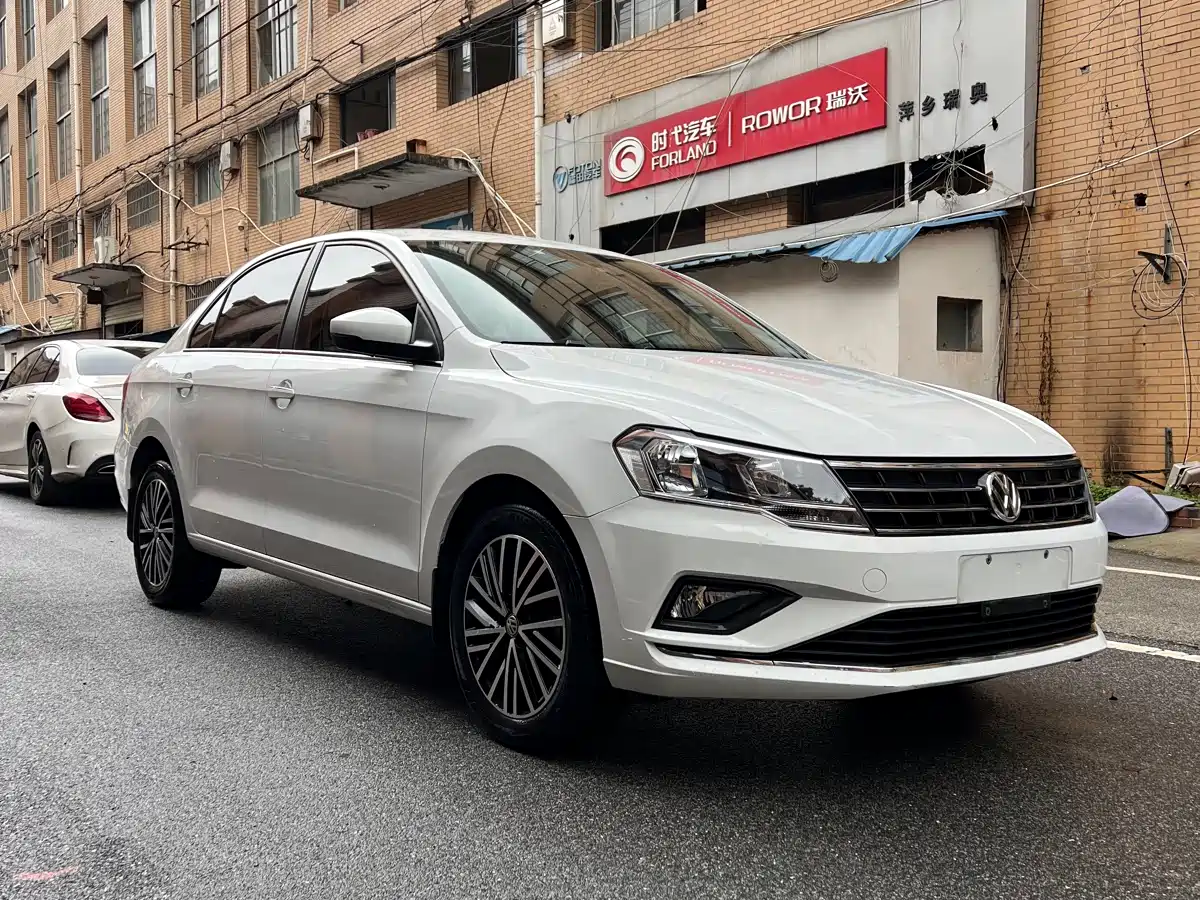 Volkswagen Jetta 2019 Dream Edition 1.5L Manual Comfort фото 3