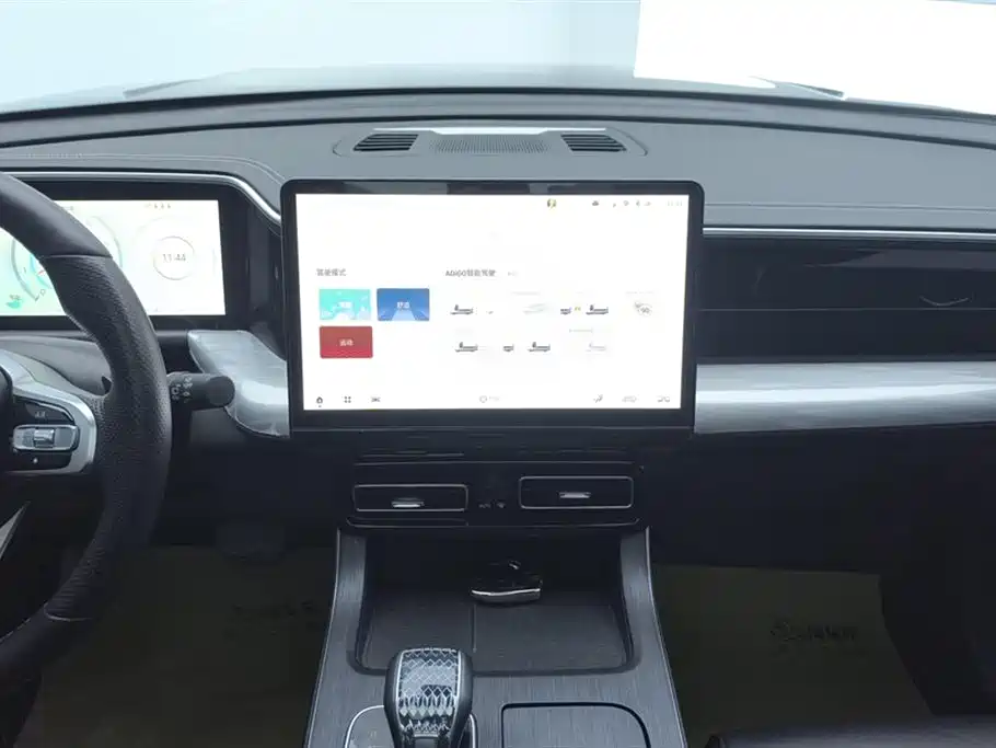 GAC Trumpchi Trumpchi GS8 2024 Navigator Series 2.0TGDI 2WD Luxury Smart Connect Edition фото 13
