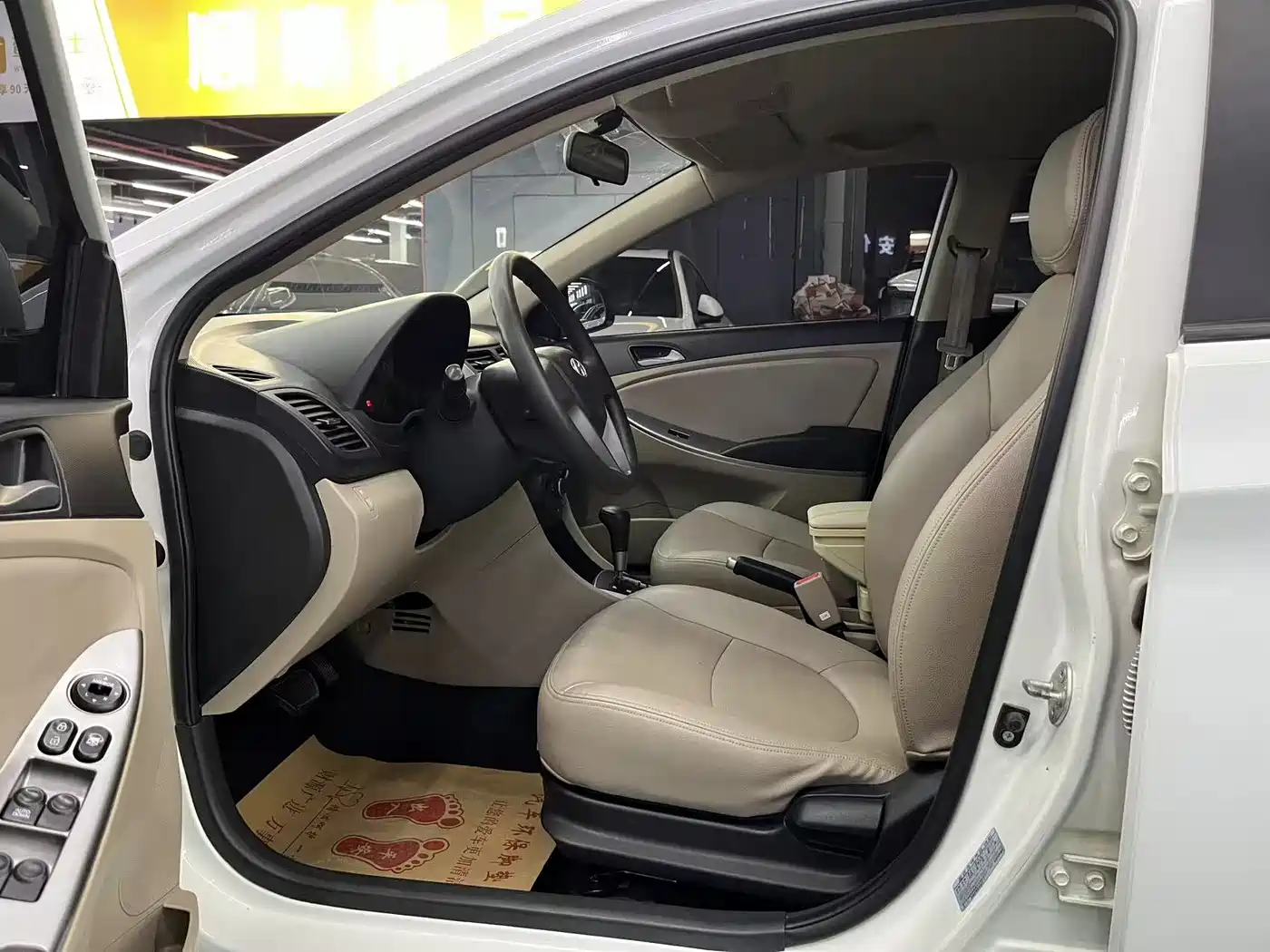 Hyundai Verna 2014 1.4L Automatic Smart GLS фото 7