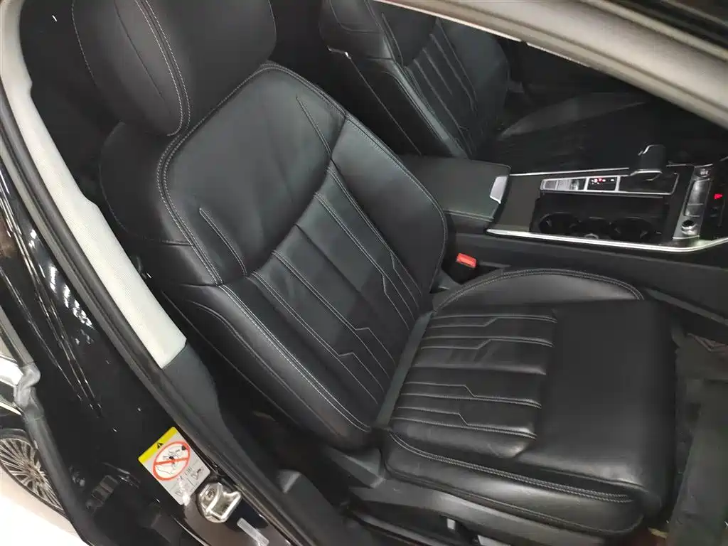 Audi A6L 2019 45 TFSI quattro Exclusive Elegance фото 25