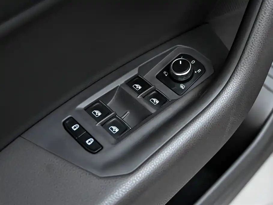 Volkswagen Touareg 2022 3.0TSI Rui Xiang Edition Gloss Black Sport Package фото 23