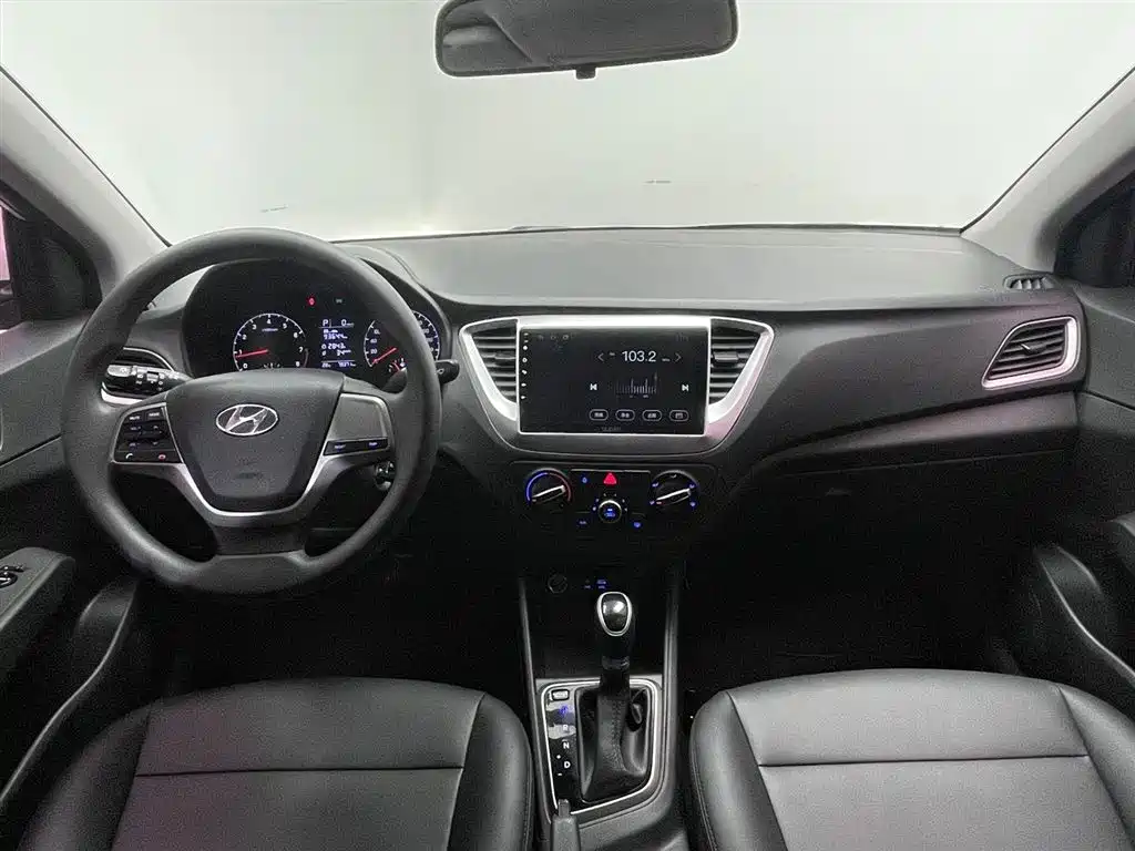 Hyundai Verna 2016 1.4L Automatic Cool Edition GLS фото 12