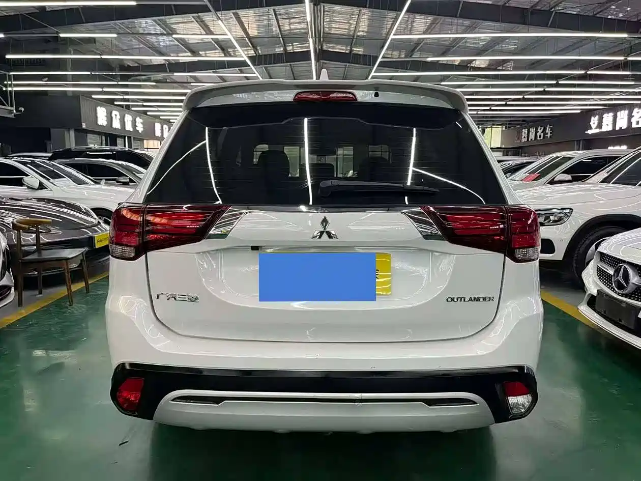 Mitsubishi Outlander 2019 2.0L 2WD Enjoy 7-Seater China VI фото 5