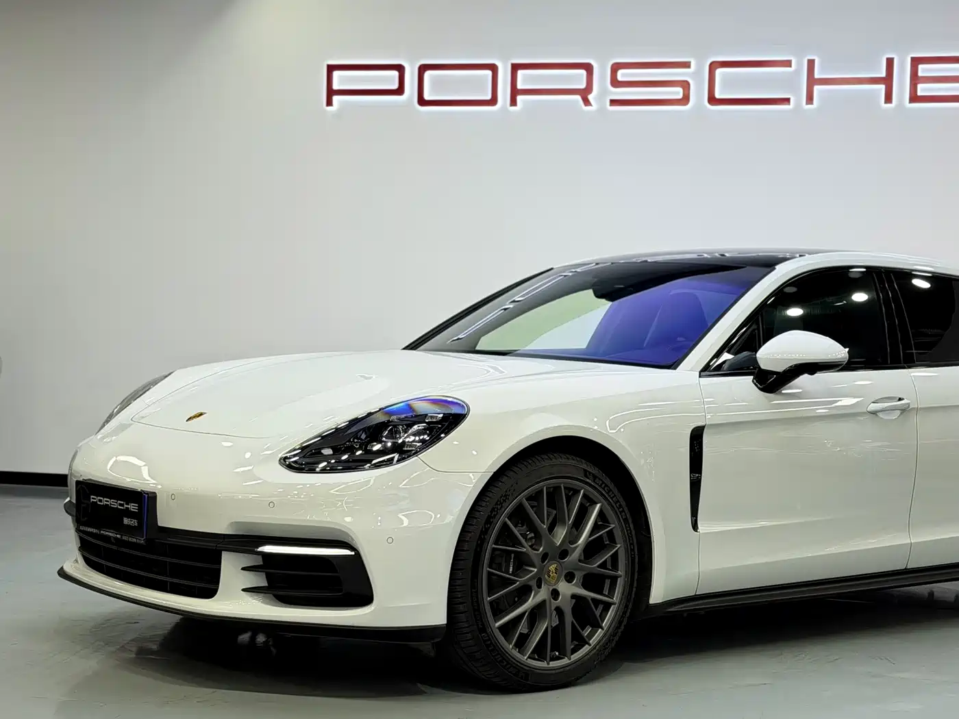 PORSCHE PANAMERA