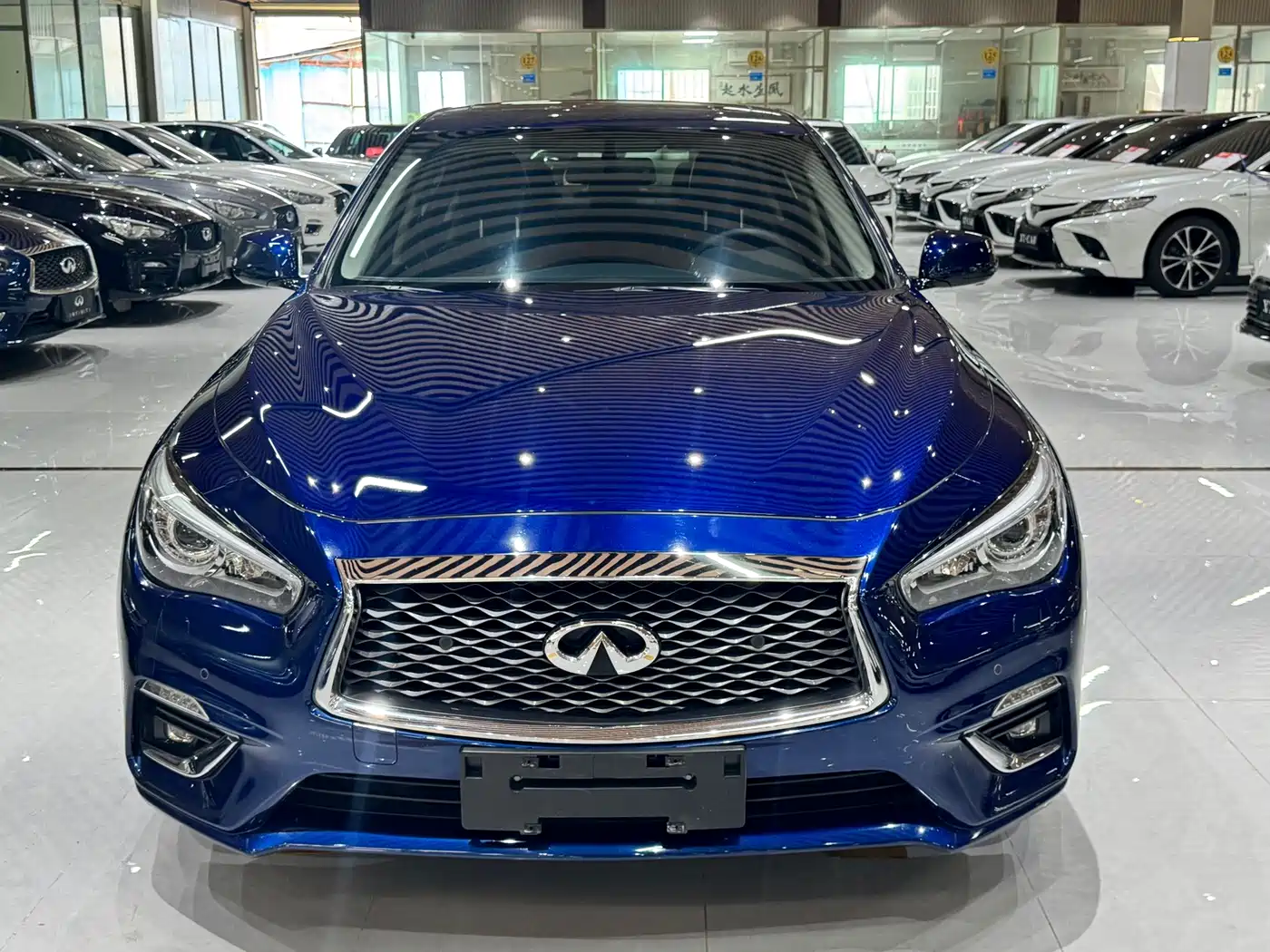 Infiniti Q50L 2019 2018 2.0T Premium Edition (China VI)