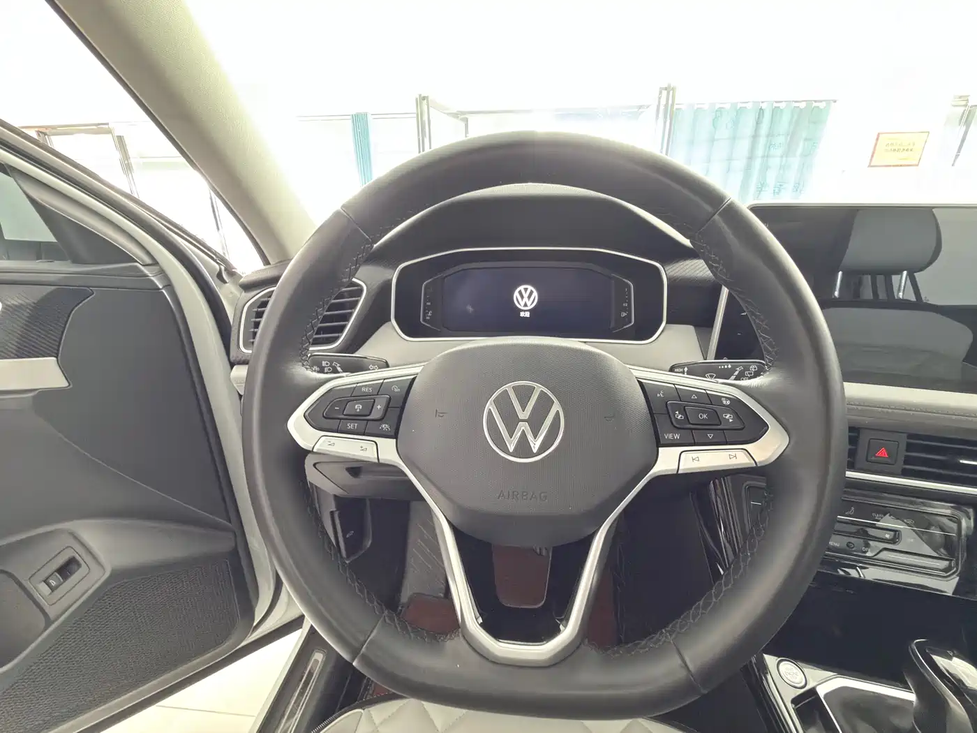 Volkswagen Tayron 2023 330TSI 2WD Luxury Plus Advanced Edition фото 9