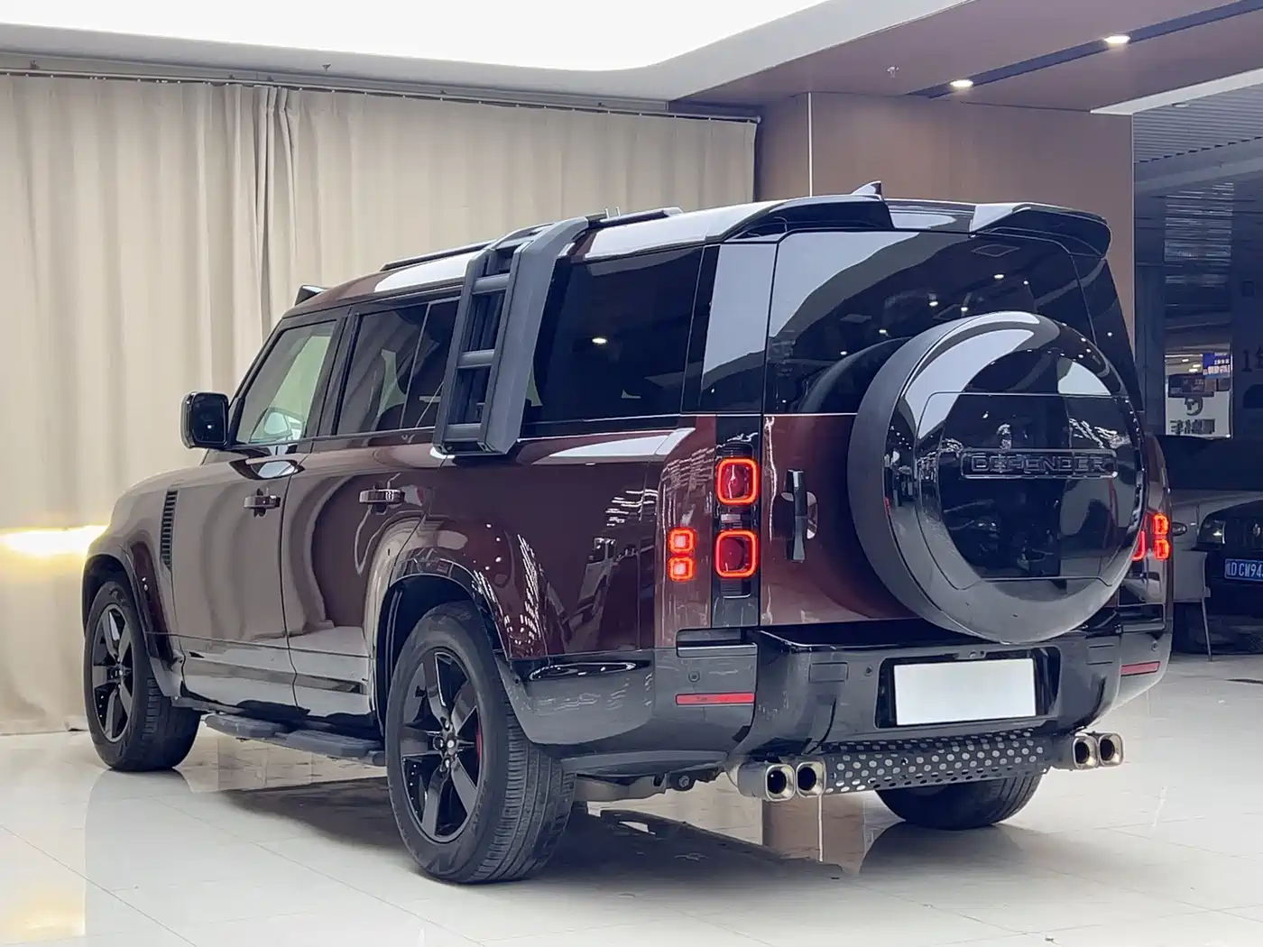 Land Rover Defender 2023 Model Year 130 3.0T P400 HSE фото 17