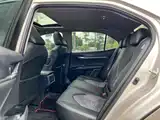 Фото 9 - Toyota Camry