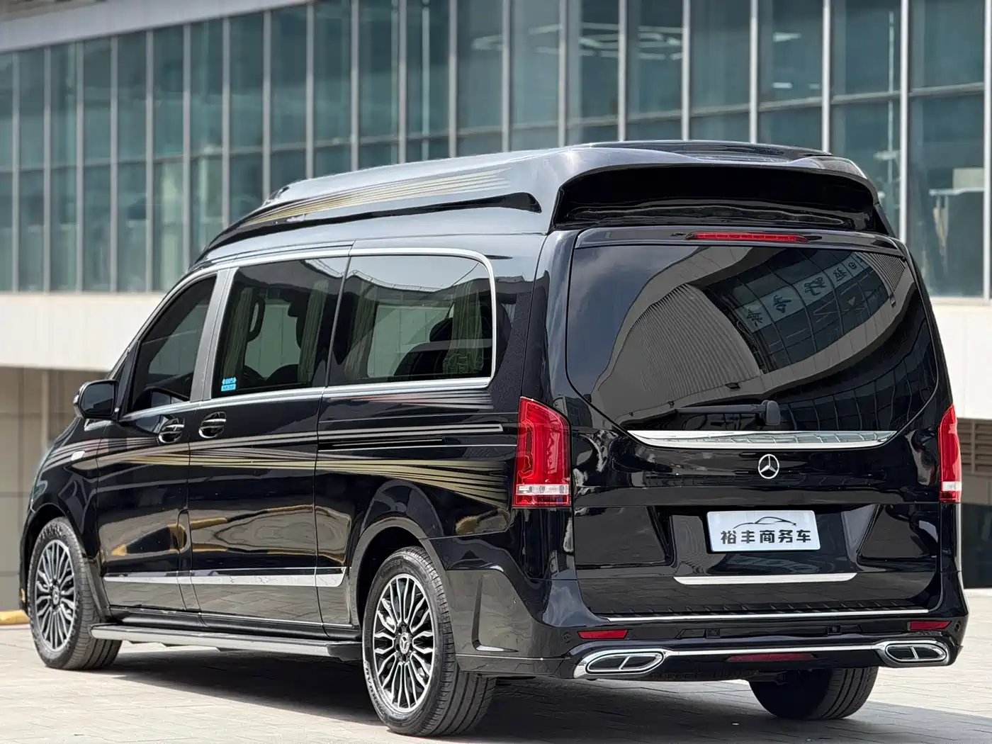 Mercedes-Benz V-Class 2022 V 260 L Long Wheelbase Luxury Edition фото 19