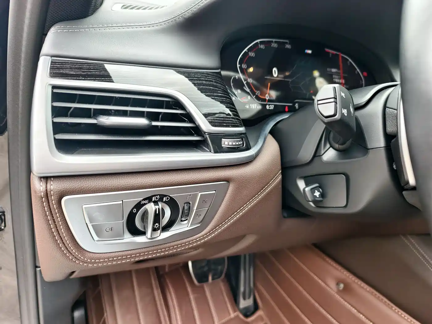 BMW 7 Series 2021 Model 740Li Leading M Sport Package фото 15