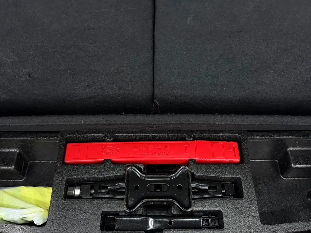 Chevrolet Volando 2022 2020 Mild Hybrid Redline 530T Automatic Premium Edition (5+2 seater)