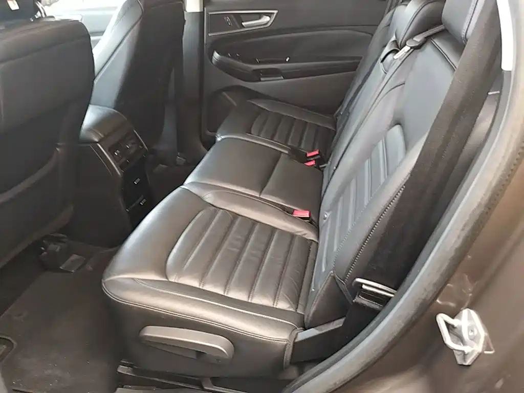 Фото 17 - Ford Edge