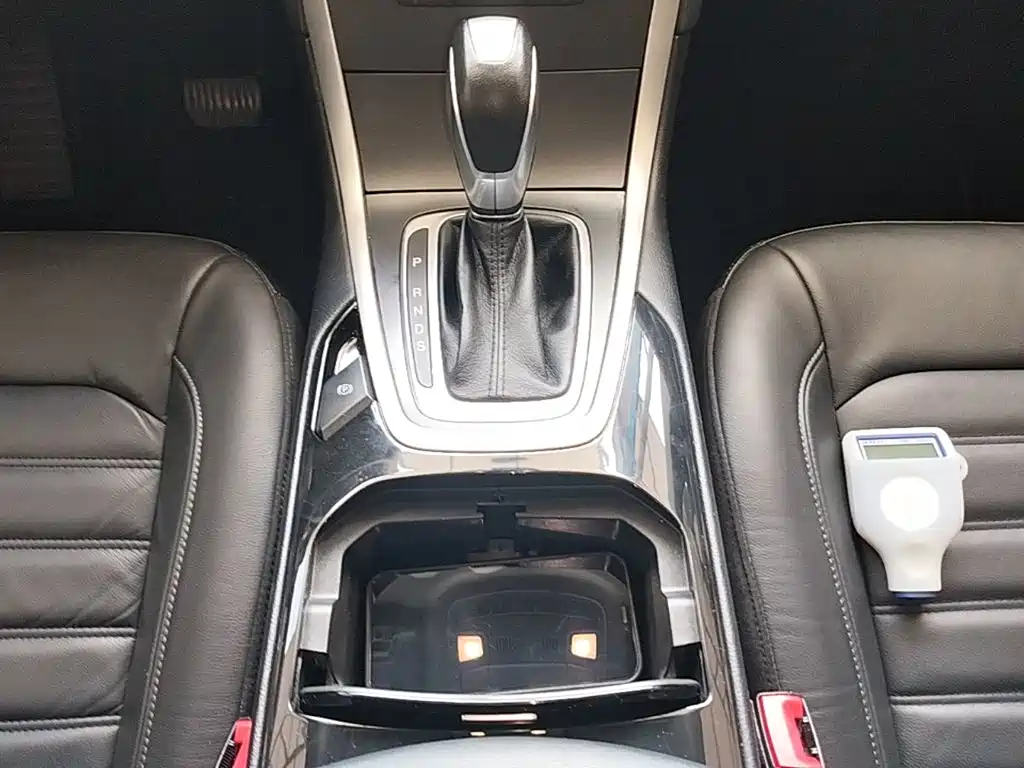 Фото 14 - Ford Edge