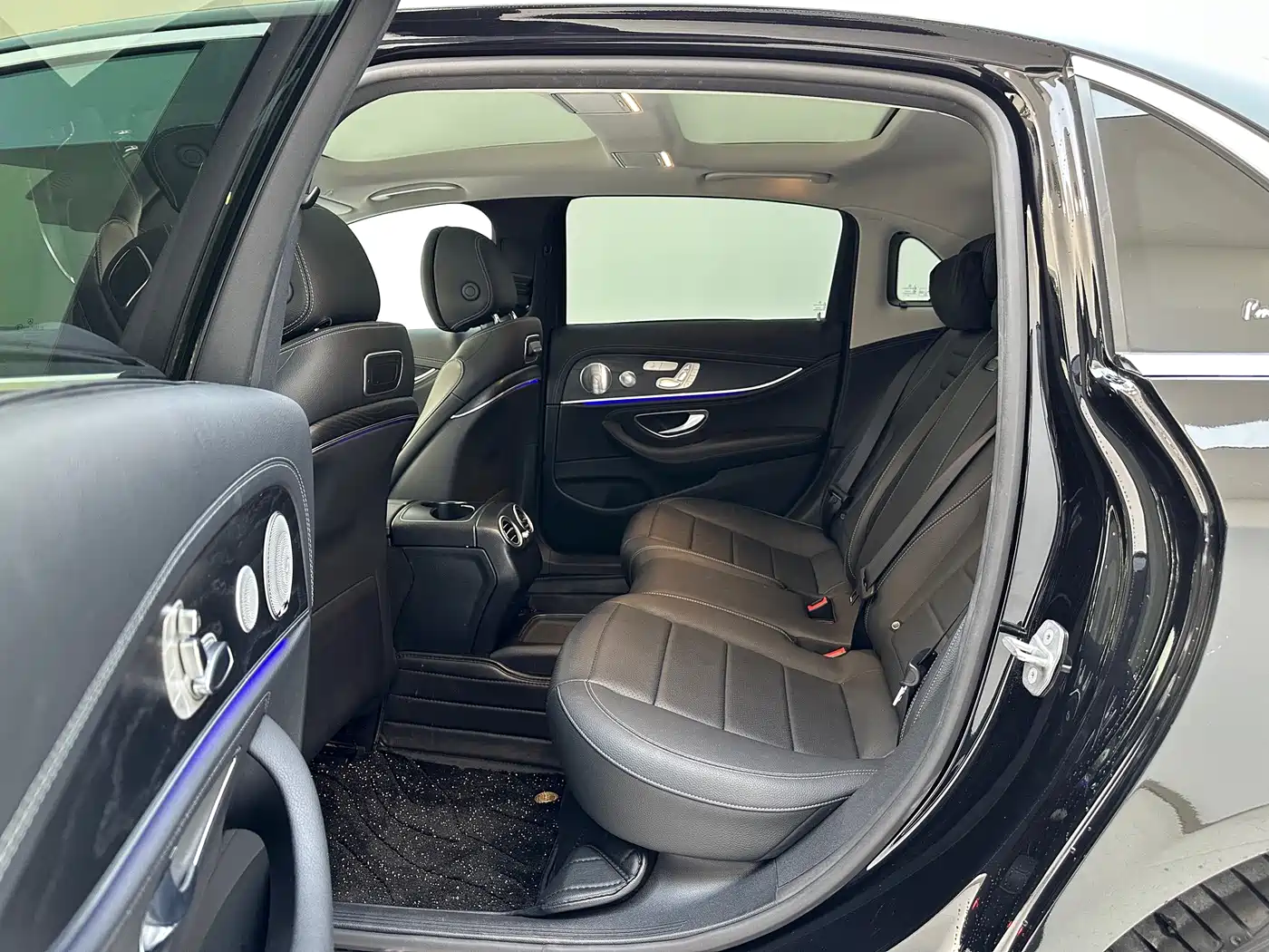 Mercedes-Benz E-Class 2019 E 300 L Luxury фото 7