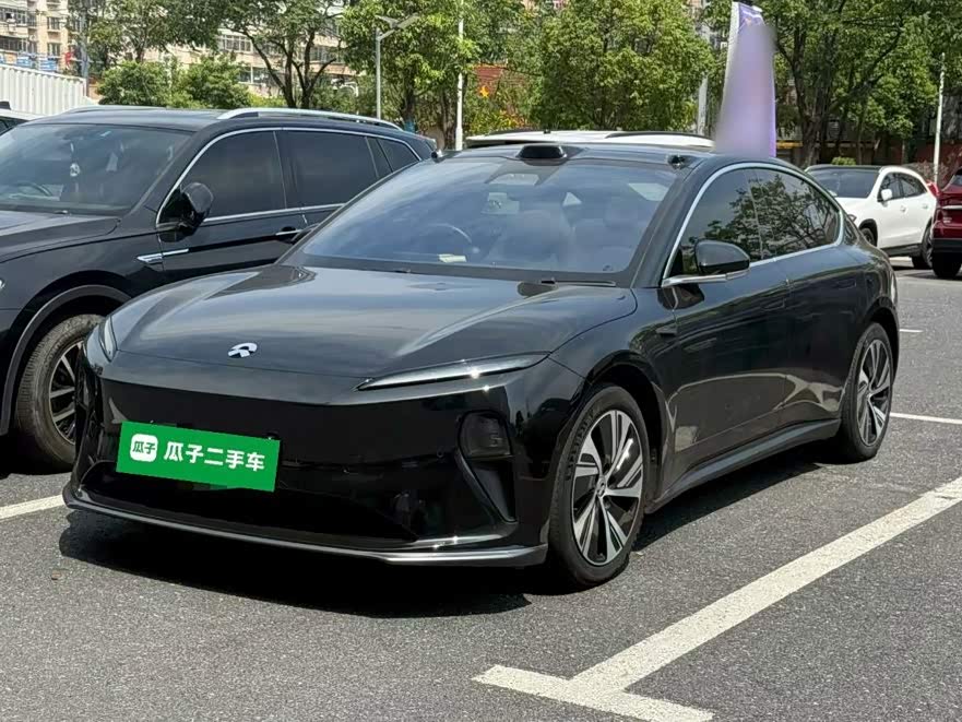 NIO ET5