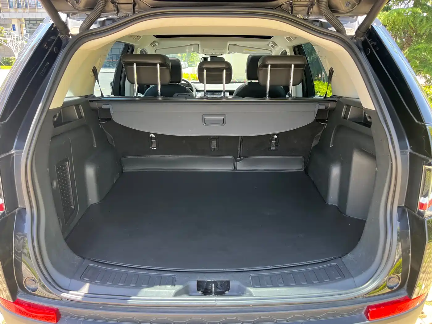 Land Rover Discovery Sport 2018 240PS SE Edition фото 6