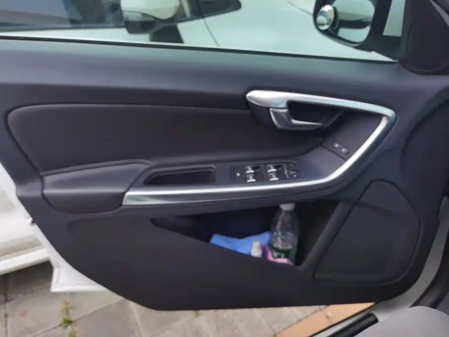 Фото 7 - Volvo S60