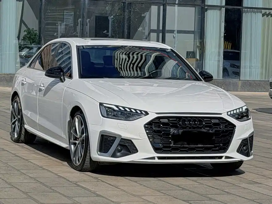 Фото 1 - Audi A4L