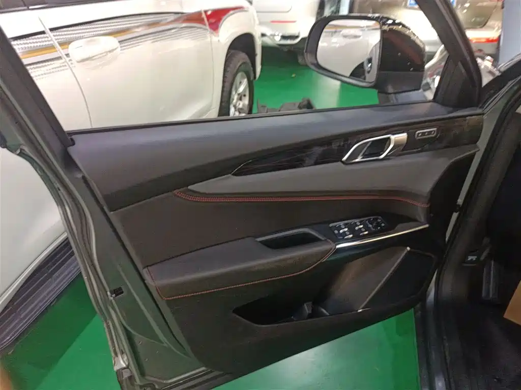 Lynk & Co 01 2019 2.0T 2WD Shine Pro Version China VI фото 17