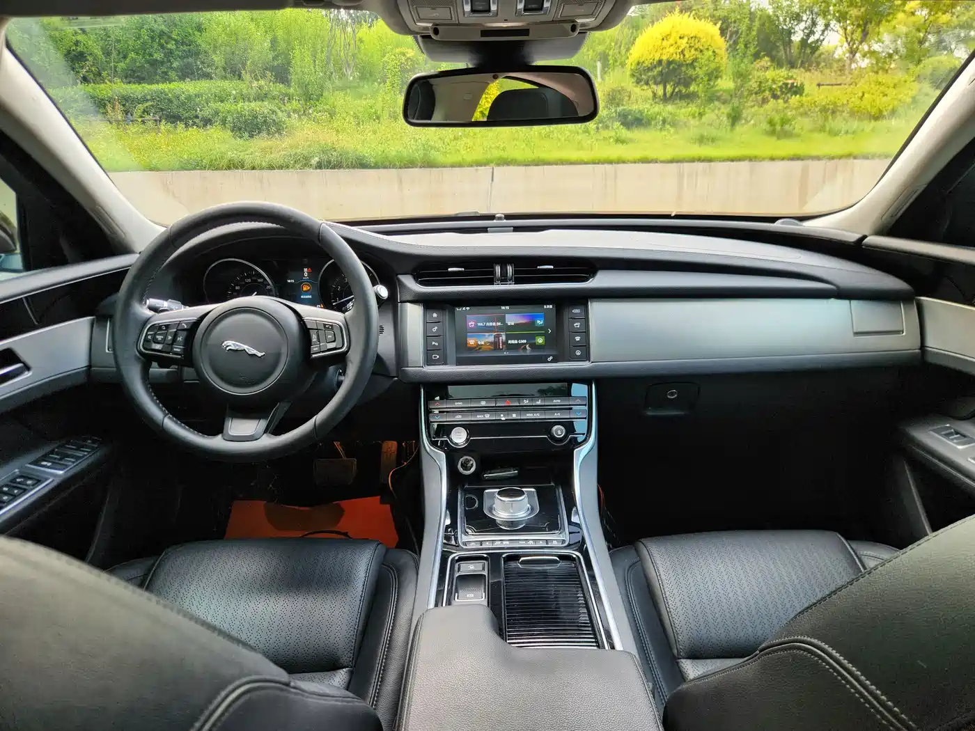 Jaguar XF 2016 2016 XF 2.0T 2WD Elegance Edition