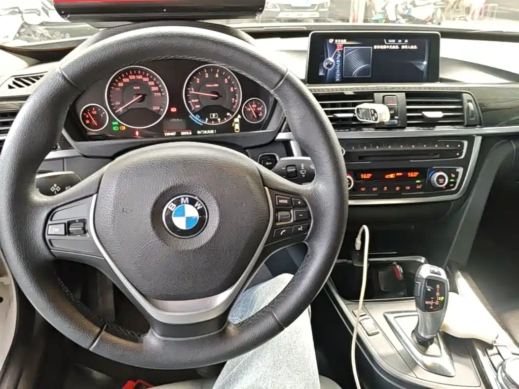 BMW 3 Series GT 2014 320i Design Package фото 10