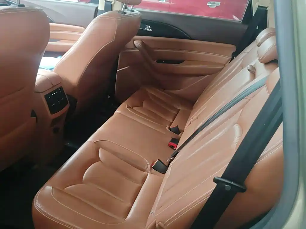 BAIC Huansu S7 2018 2018 1.5T Auto Premium Model